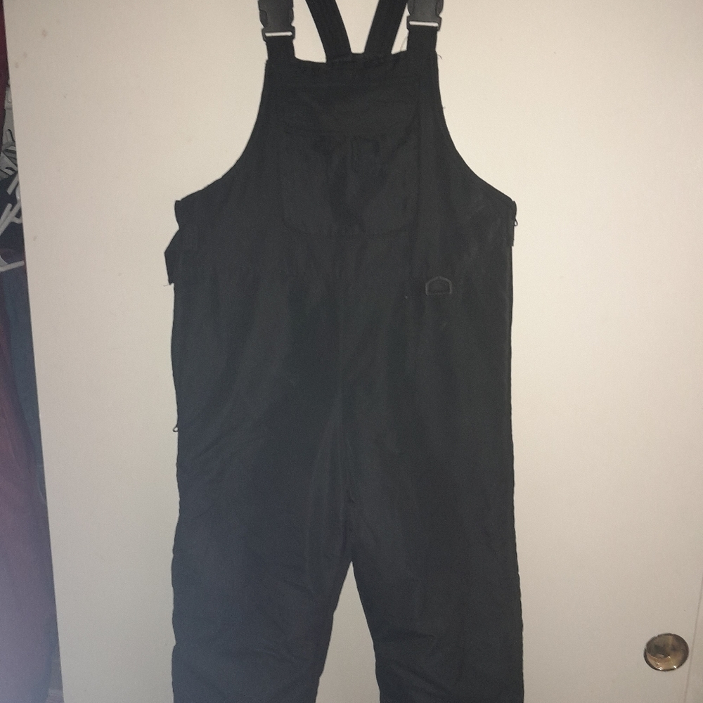 Artic quest snow suit